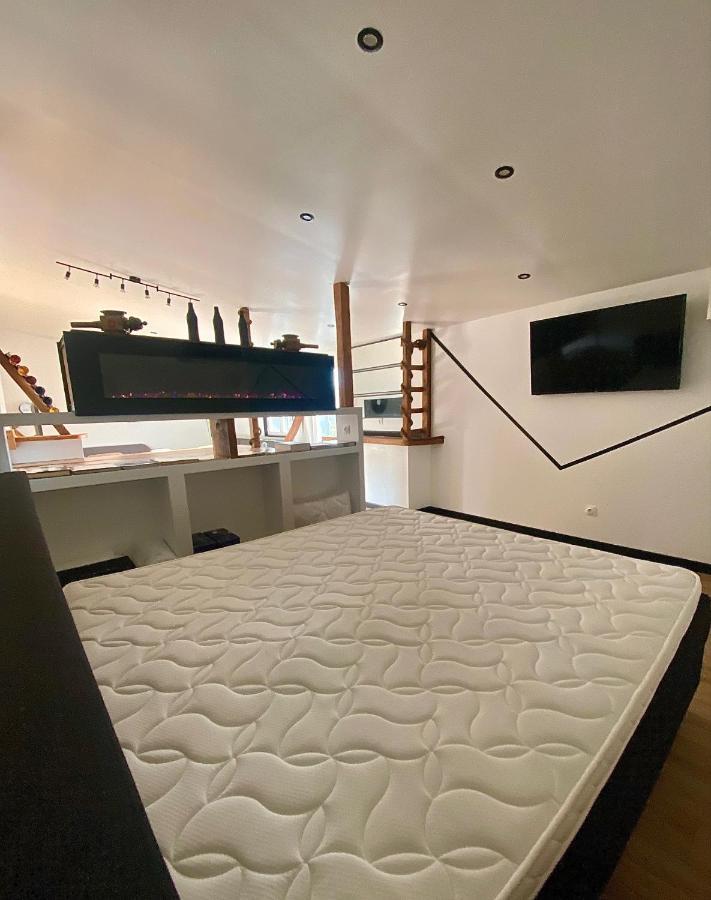 Bed and Breakfast Les 3 E Englebelmer Екстер'єр фото